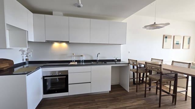 3 chambre Appartement à vendre à Estepona avec piscine garage - 438 000 € (Ref: 9347373)