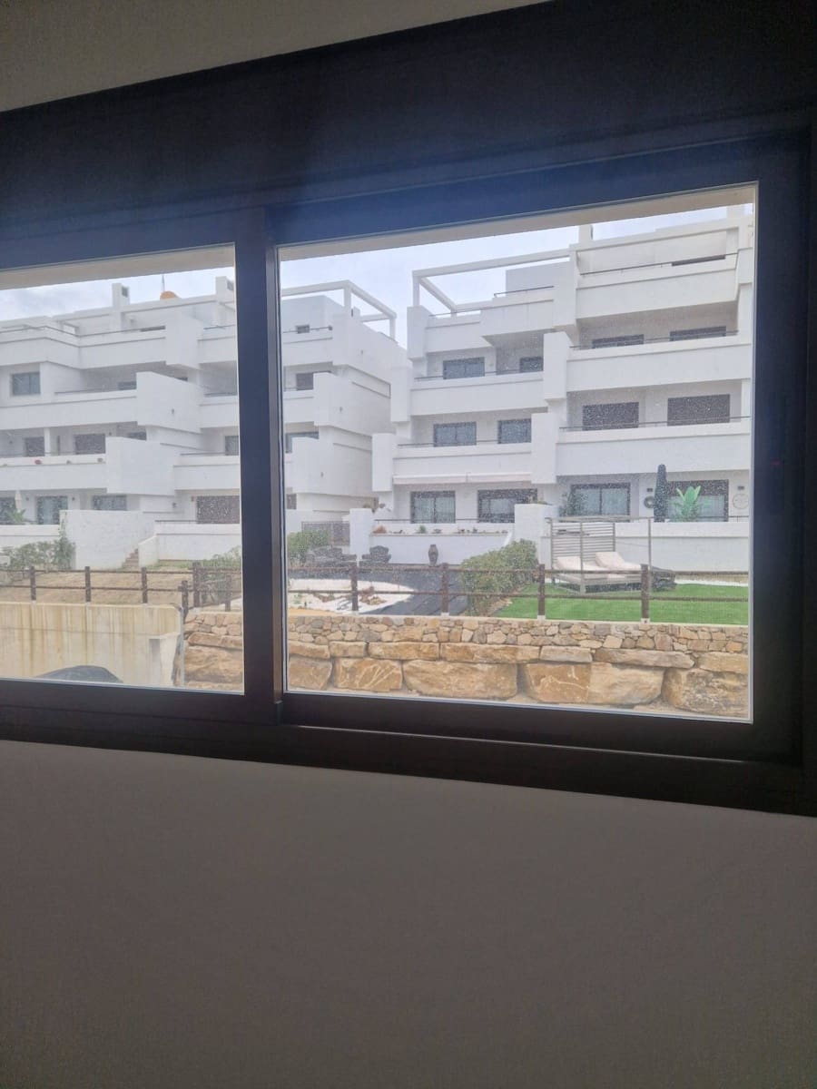 2 soverom Penthouse til salgs i Estepona med svømmebasseng garasje - € 381 000 (Ref: 9349572)