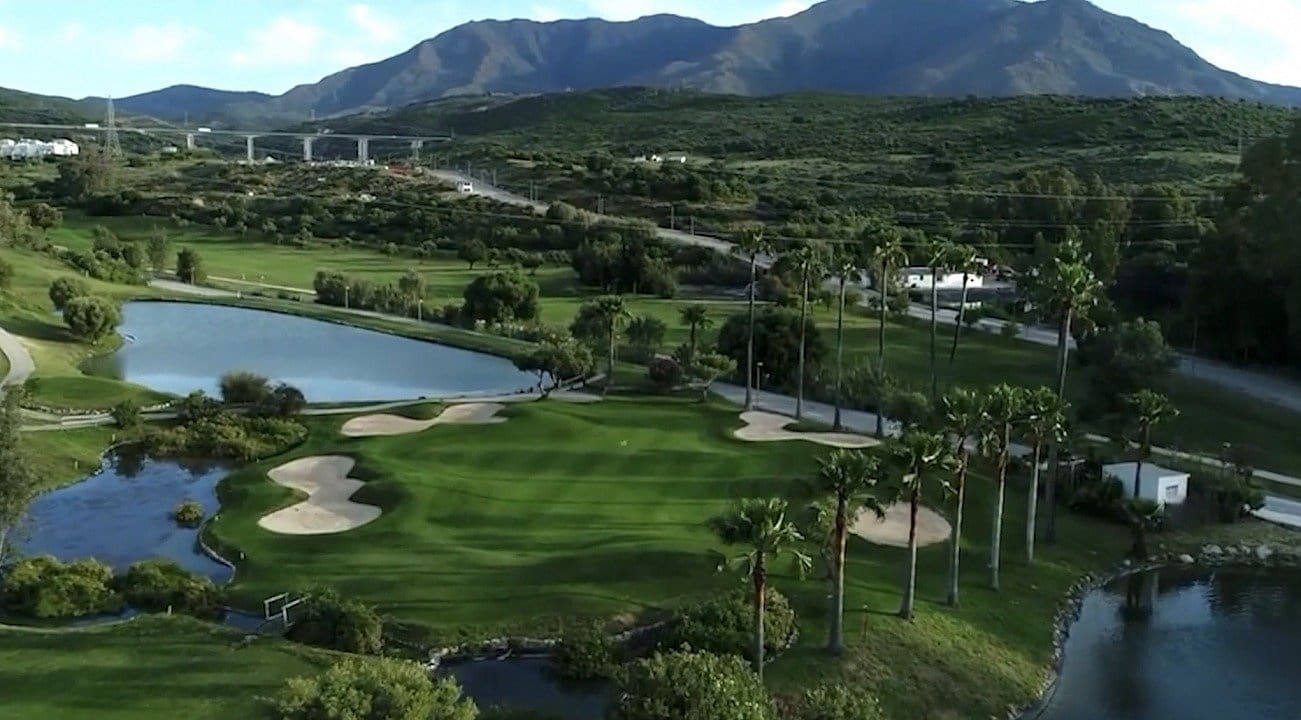 2 soverom Penthouse til salgs i Estepona med svømmebasseng garasje - € 381 000 (Ref: 9349572)