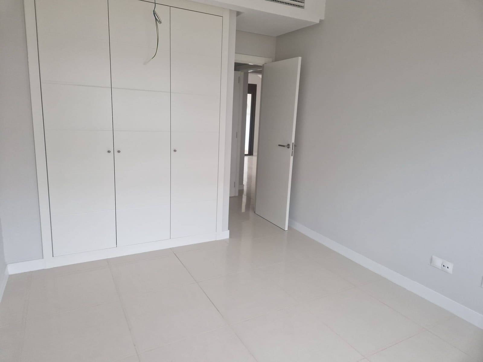 2 soverom Penthouse til salgs i Estepona med svømmebasseng garasje - € 381 000 (Ref: 9349572)