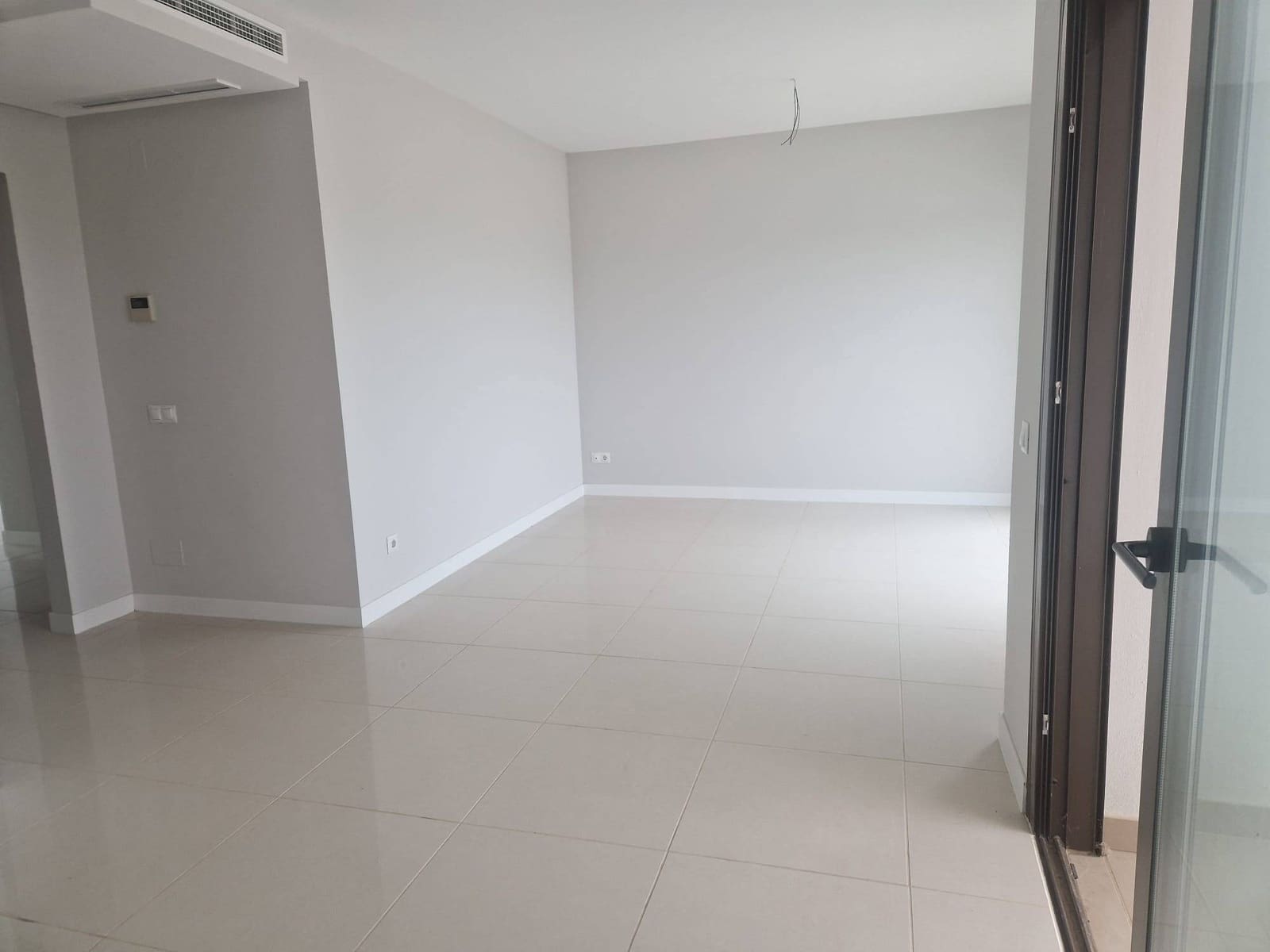 2 soverom Penthouse til salgs i Estepona med svømmebasseng garasje - € 381 000 (Ref: 9349572)