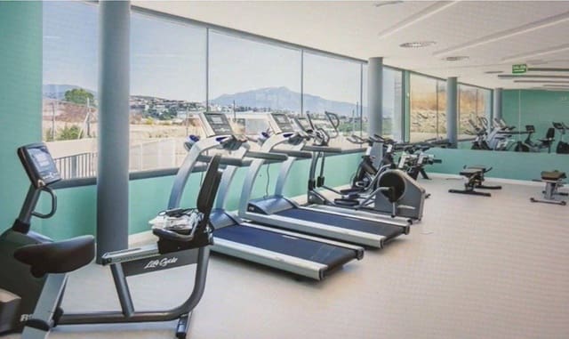 Apartamento de 3 habitaciones en Cancelada, Estepona en venta con piscina garaje - 386.000 € (Ref: 9390895)