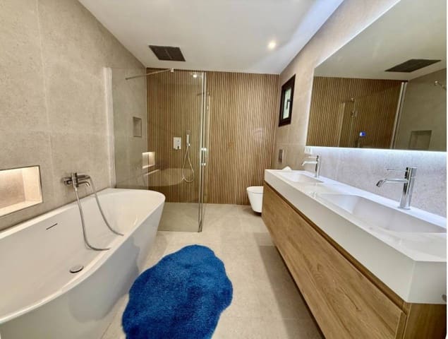 3 bedroom Apartment for sale in Benamara, Estepona with pool garage - € 850,000 (Ref: 9431328)