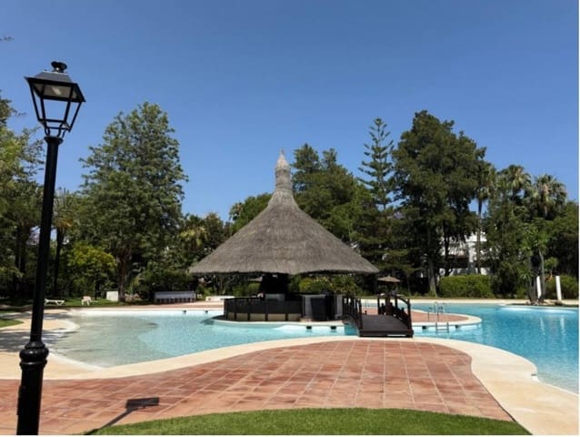 3 bedroom Apartment for sale in Benamara, Estepona with pool garage - € 850,000 (Ref: 9431328)
