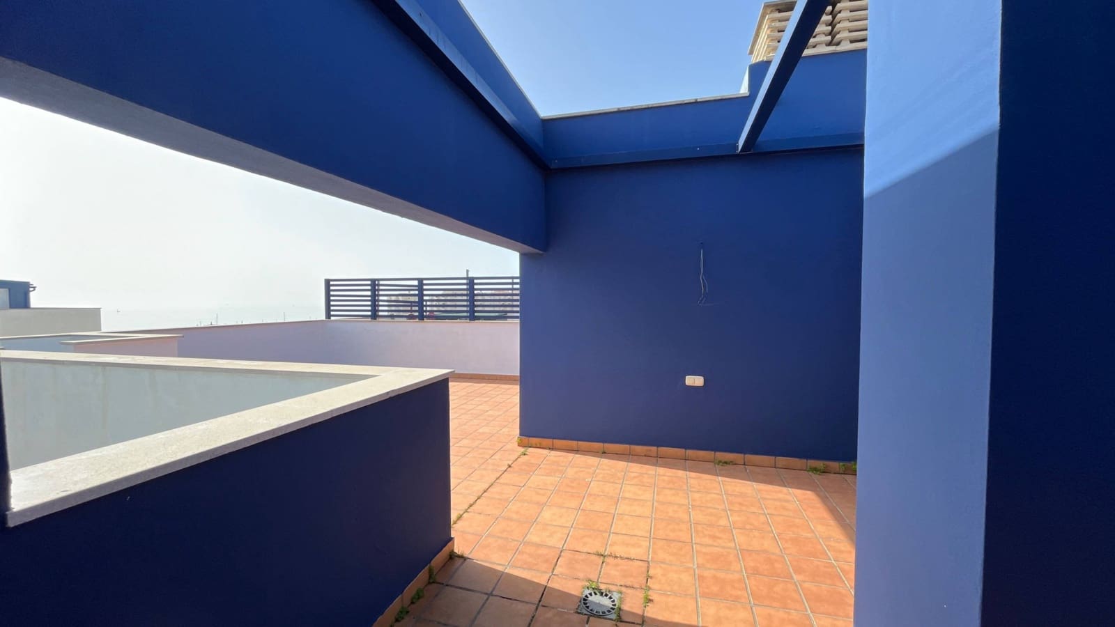 2 chambre Penthouse à vendre à Estepona avec piscine garage - 750 000 € (Ref: 9452148)