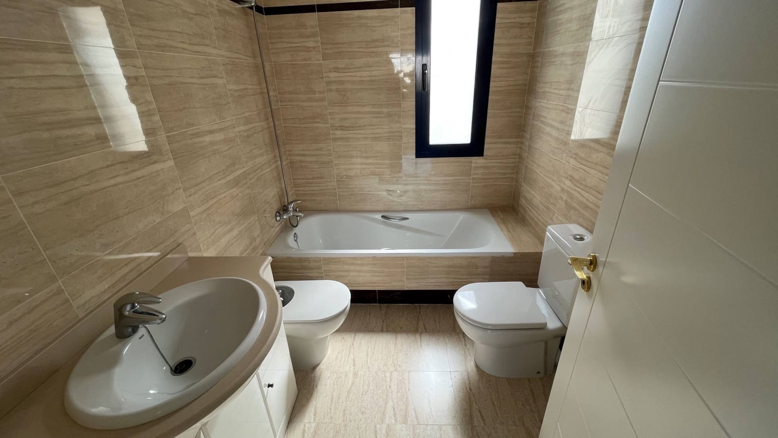 2 chambre Penthouse à vendre à Estepona avec piscine garage - 750 000 € (Ref: 9452148)