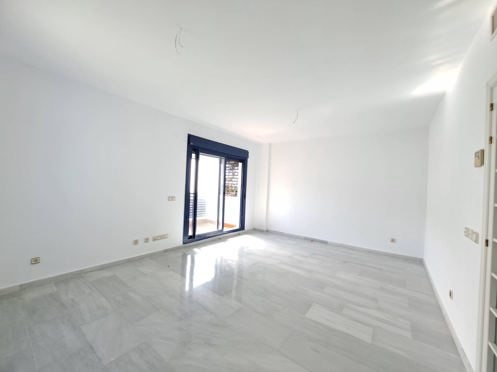 2 chambre Penthouse à vendre à Estepona avec piscine garage - 750 000 € (Ref: 9452148)