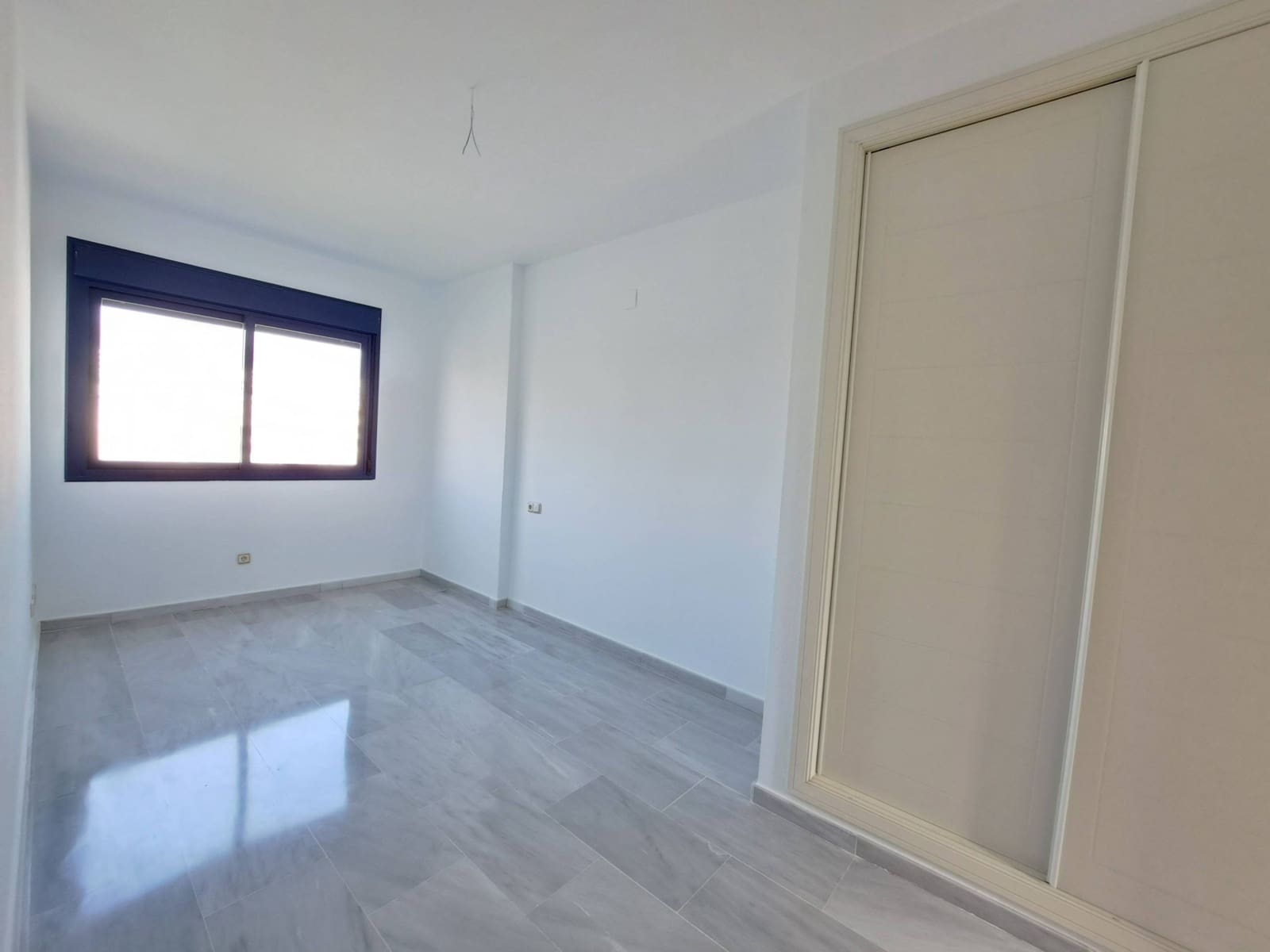 2 chambre Penthouse à vendre à Estepona avec piscine garage - 750 000 € (Ref: 9452148)