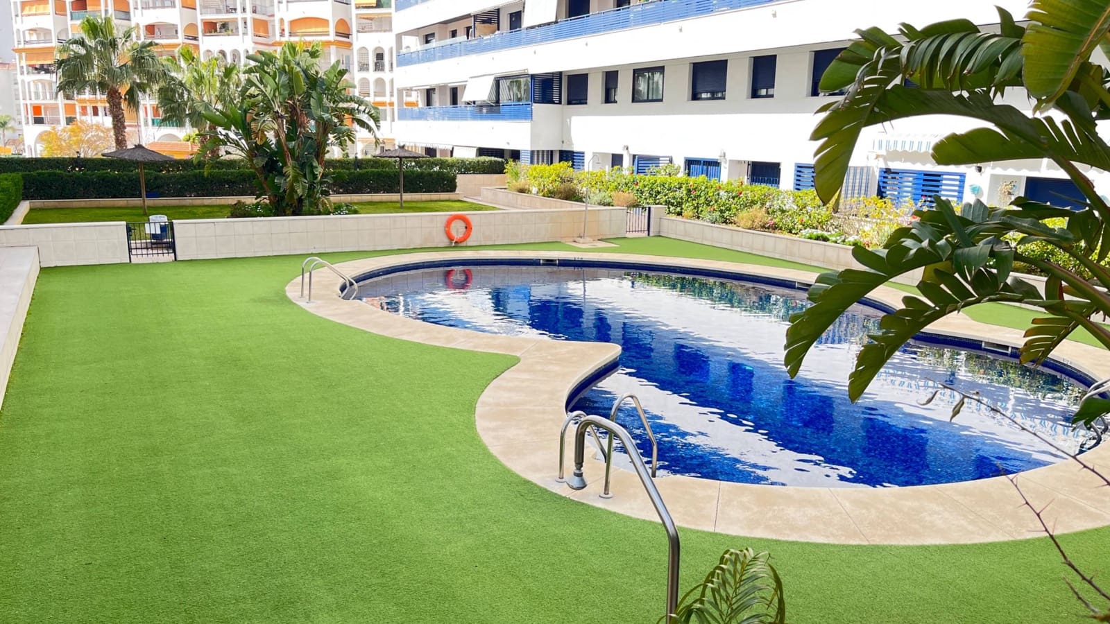 2 chambre Penthouse à vendre à Estepona avec piscine garage - 750 000 € (Ref: 9452148)