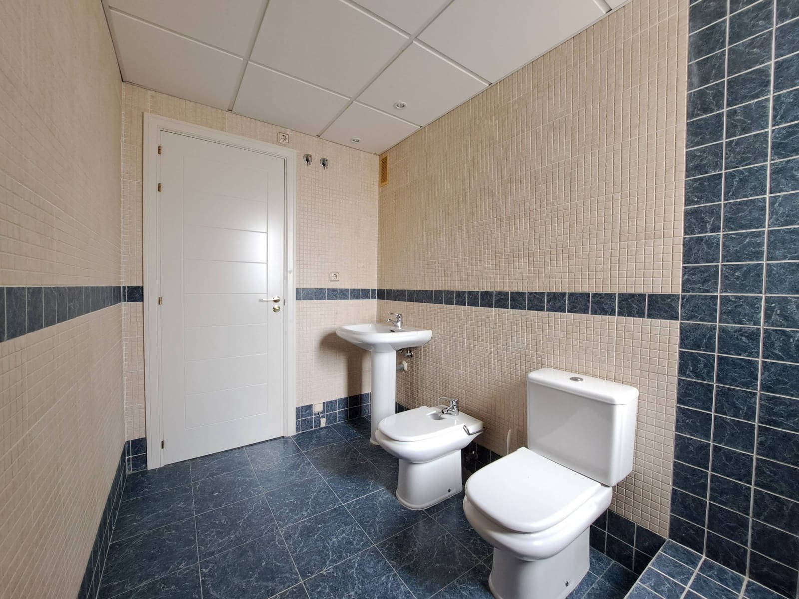 2 chambre Penthouse à vendre à Estepona avec piscine garage - 750 000 € (Ref: 9452148)