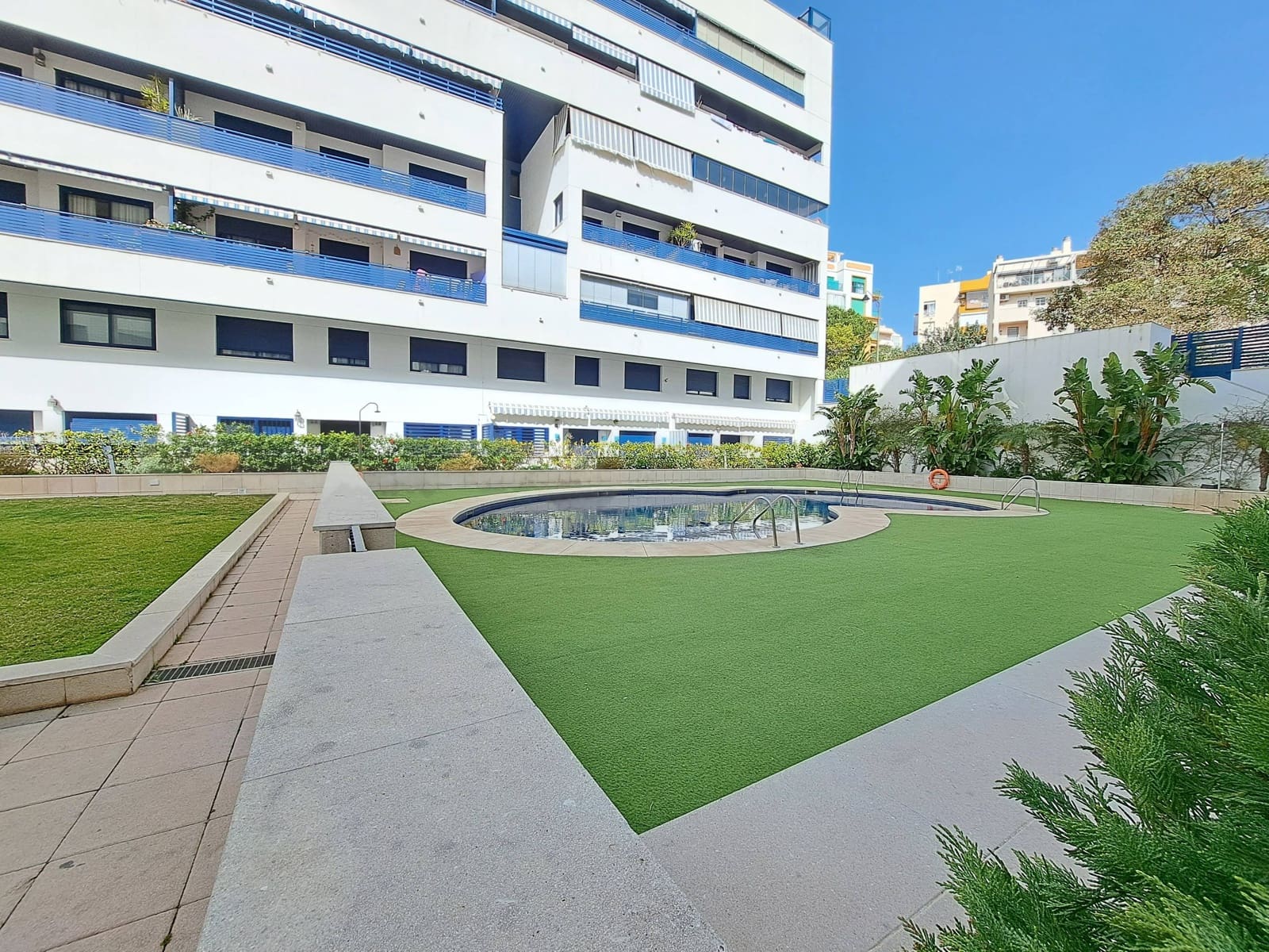 2 chambre Penthouse à vendre à Estepona avec piscine garage - 750 000 € (Ref: 9452148)