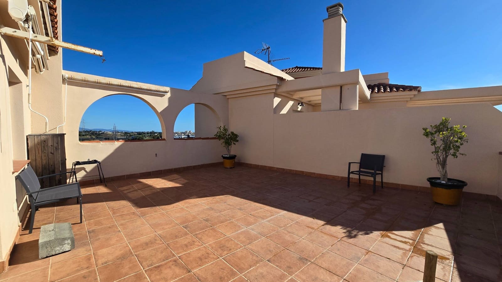 2 bedroom Penthouse for sale in Estepona with pool garage - € 445,000 (Ref: 9481204)