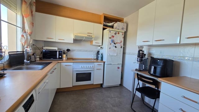 2 bedroom Penthouse for sale in Estepona with pool garage - € 445,000 (Ref: 9481204)