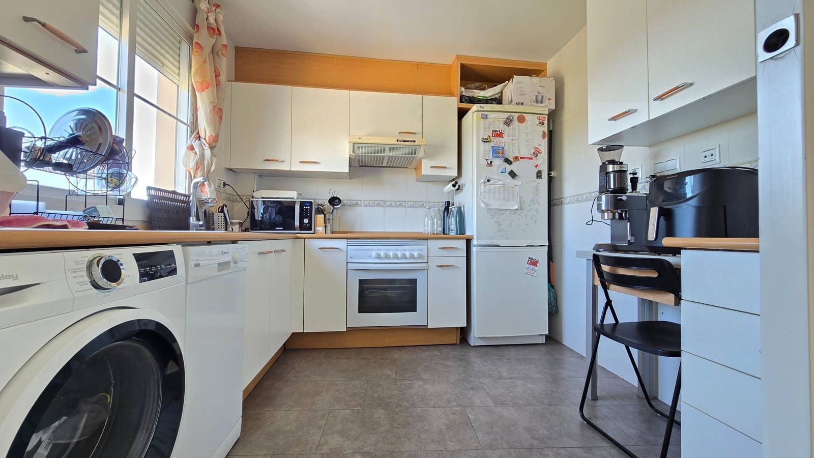 2 bedroom Penthouse for sale in Estepona with pool garage - € 445,000 (Ref: 9481204)