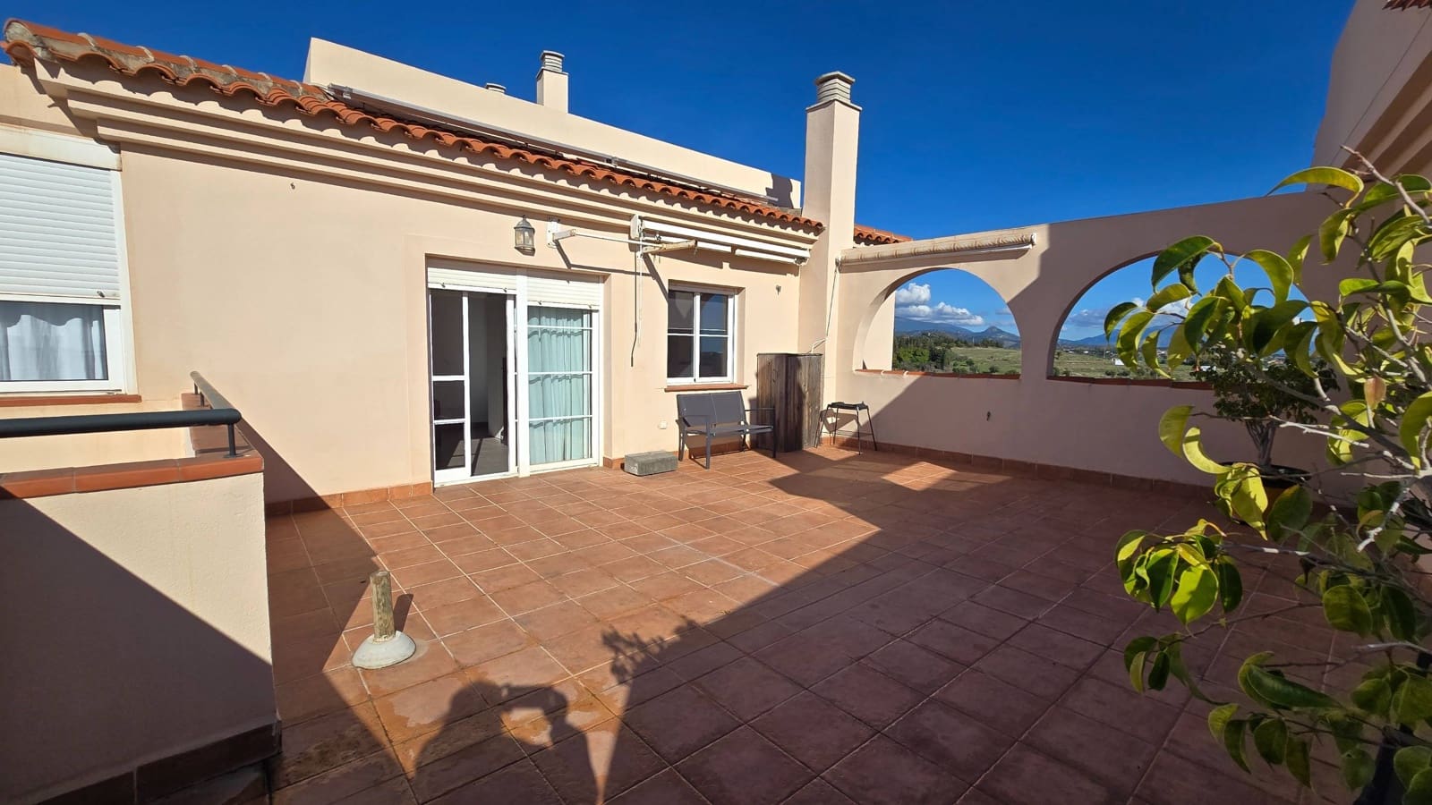 2 bedroom Penthouse for sale in Estepona with pool garage - € 445,000 (Ref: 9481204)