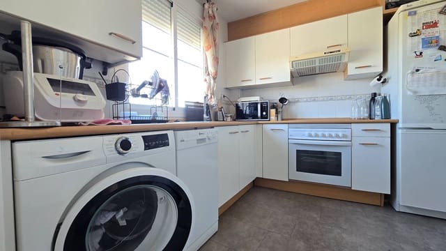 2 bedroom Penthouse for sale in Estepona with pool garage - € 445,000 (Ref: 9481204)