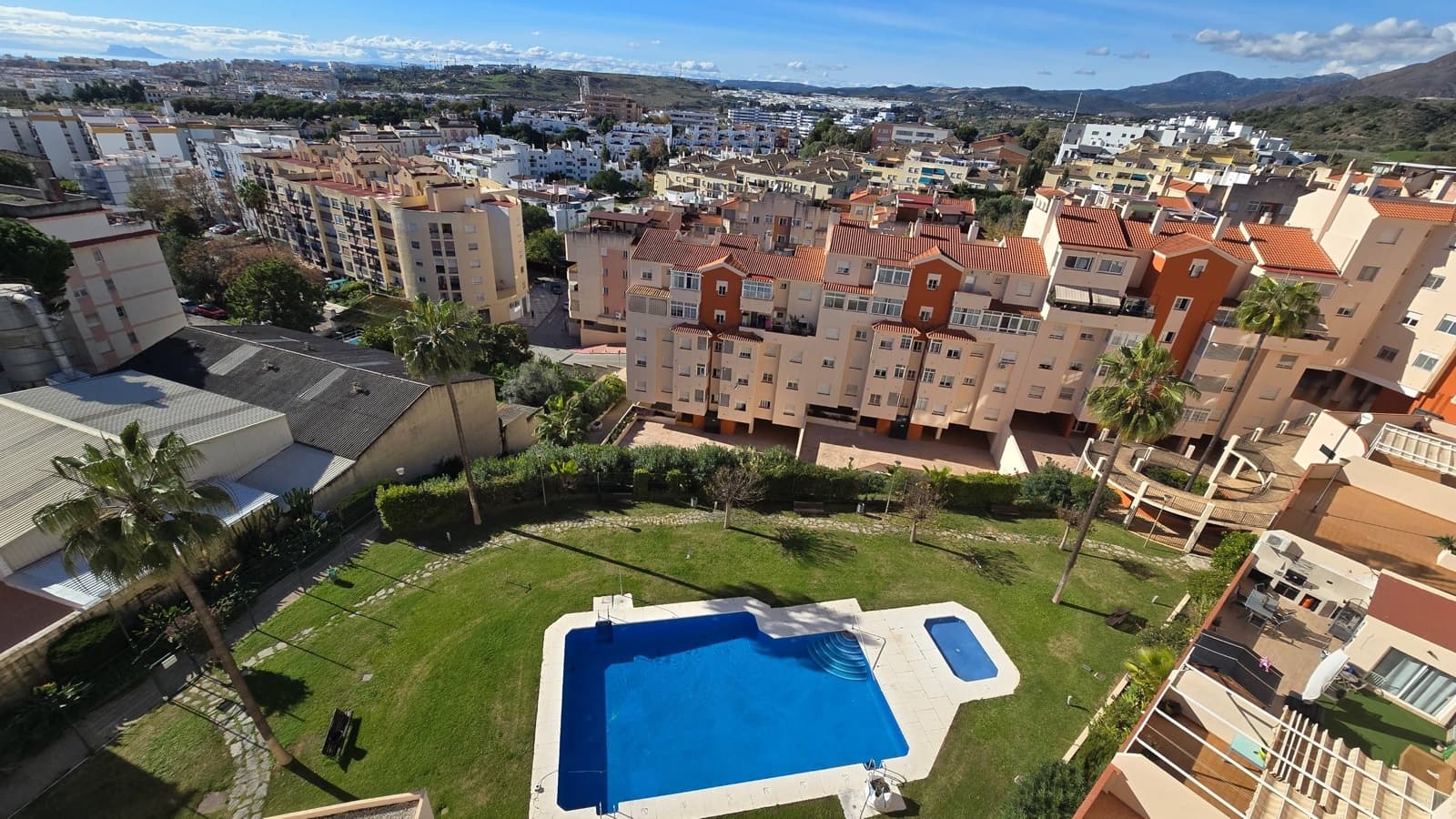 2 bedroom Penthouse for sale in Estepona with pool garage - € 445,000 (Ref: 9481204)