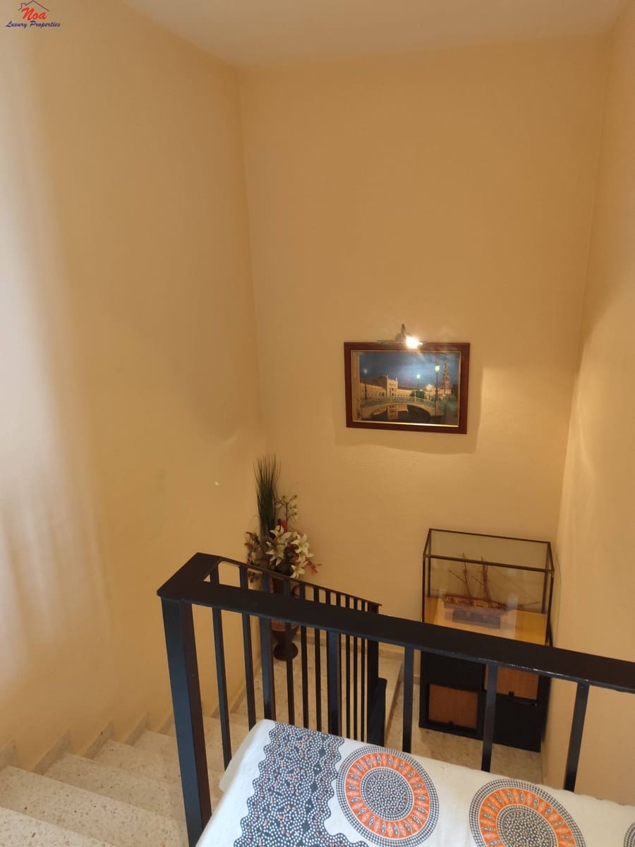 4 bedroom Terraced Villa for sale in Benacazon with garage - € 162,000 (Ref: 9481205)