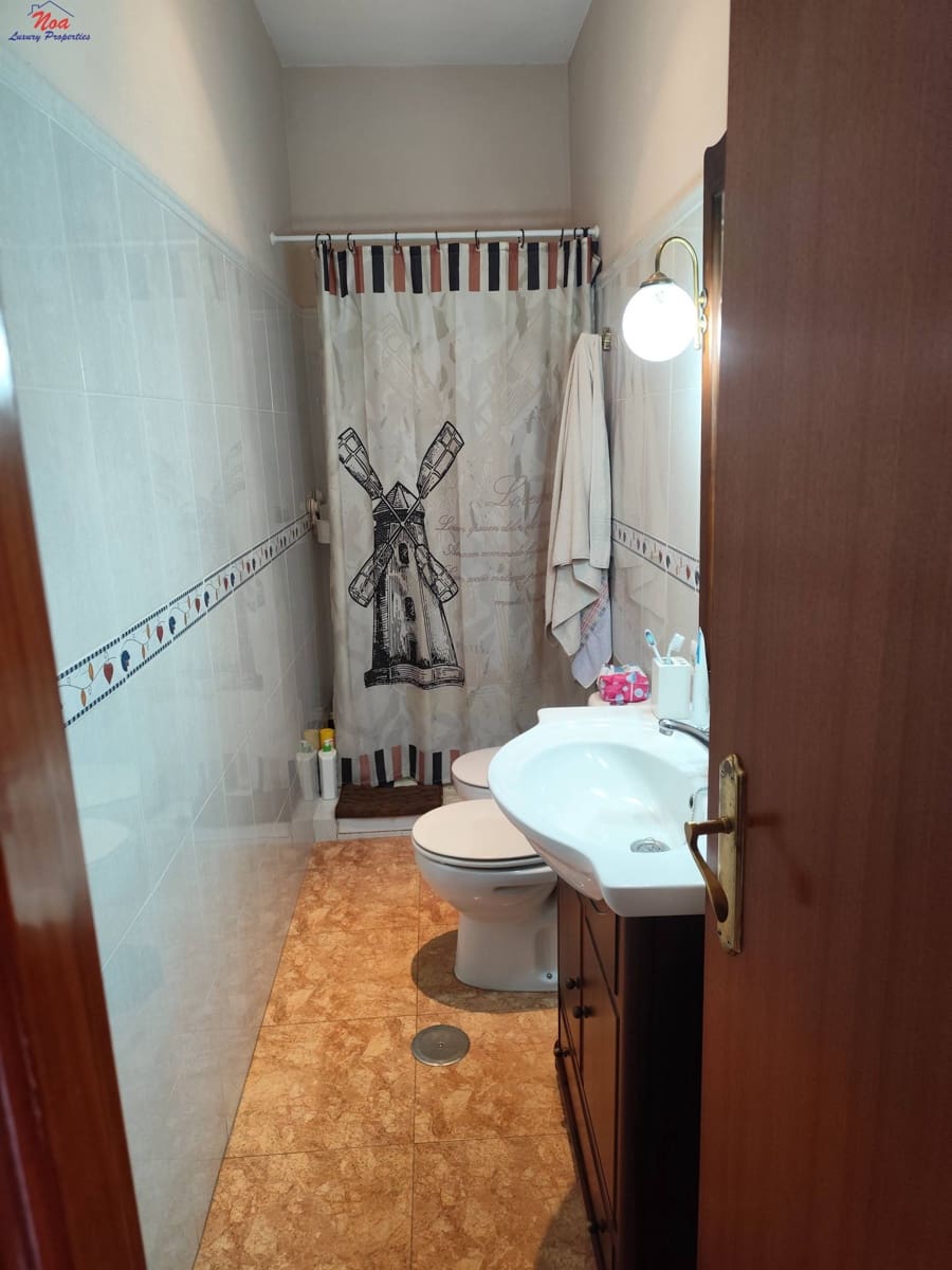 4 bedroom Terraced Villa for sale in Benacazon with garage - € 162,000 (Ref: 9481205)