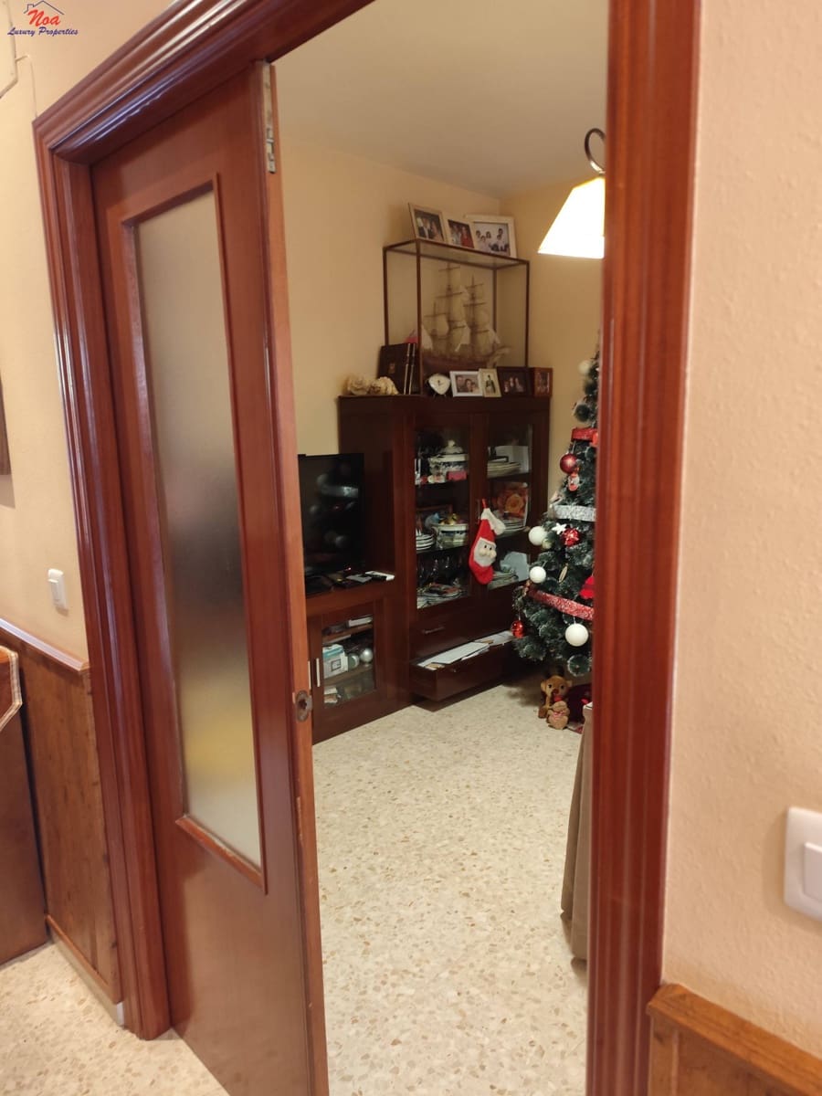 4 bedroom Terraced Villa for sale in Benacazon with garage - € 162,000 (Ref: 9481205)