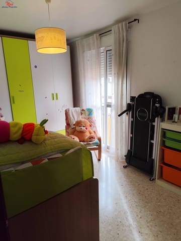 4 bedroom Terraced Villa for sale in Benacazón with garage - € 162,000 (Ref: 9481205)