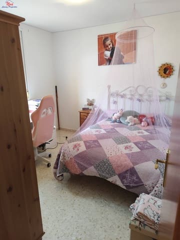 4 bedroom Terraced Villa for sale in Benacazón with garage - € 162,000 (Ref: 9481205)