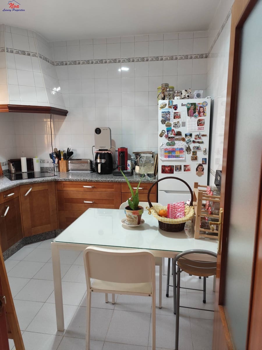 4 bedroom Terraced Villa for sale in Benacazon with garage - € 162,000 (Ref: 9481205)