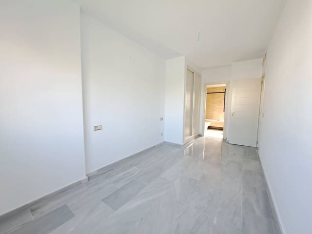 2 Zimmer Penthouse zu vermieten in Puerto de Estepona, Estepona mit Pool Garage - 1.800 € (Ref: 9543658)