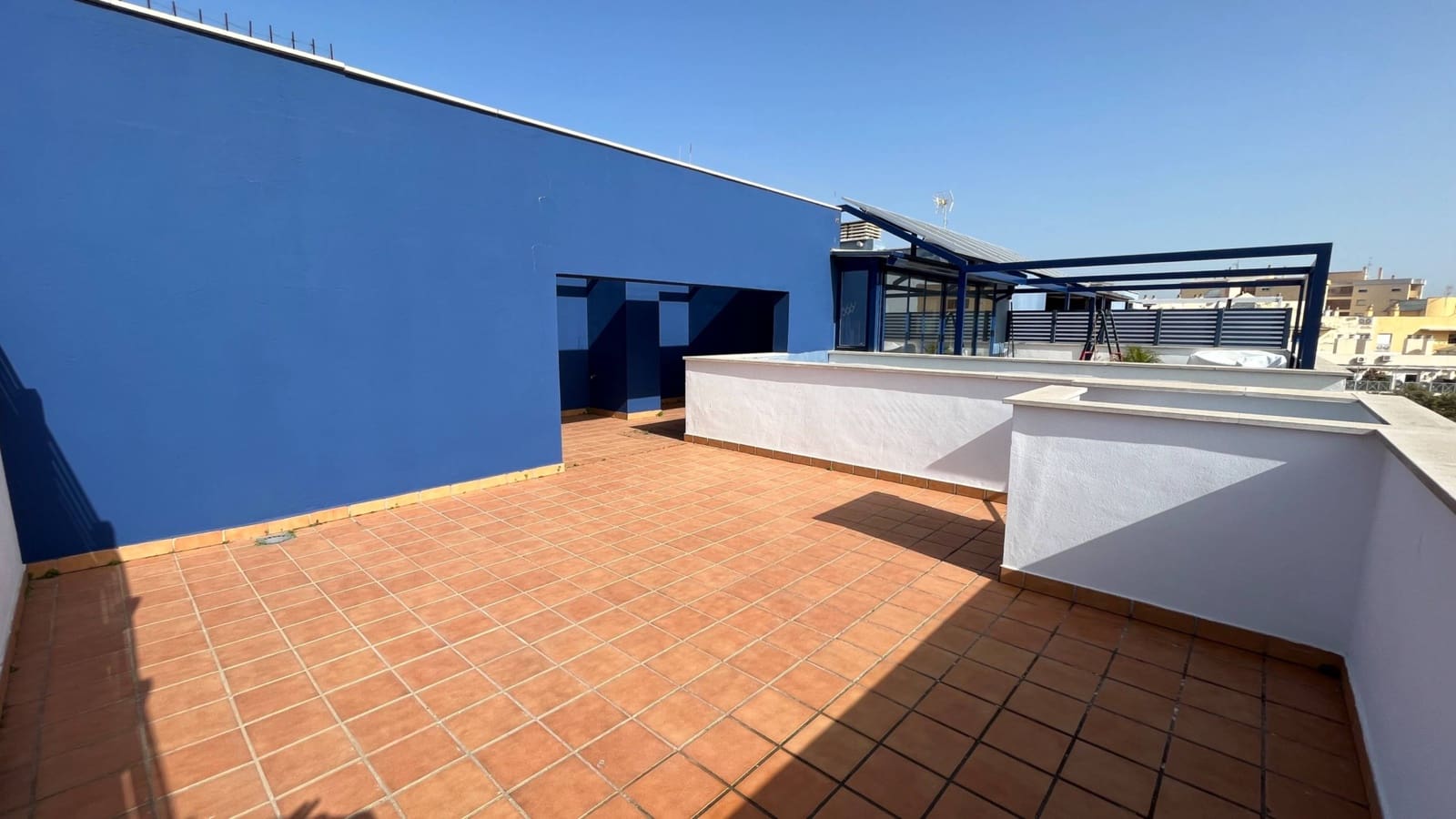 2 Zimmer Penthouse zu vermieten in Estepona mit Pool Garage - 1.800 € (Ref: 9543658)