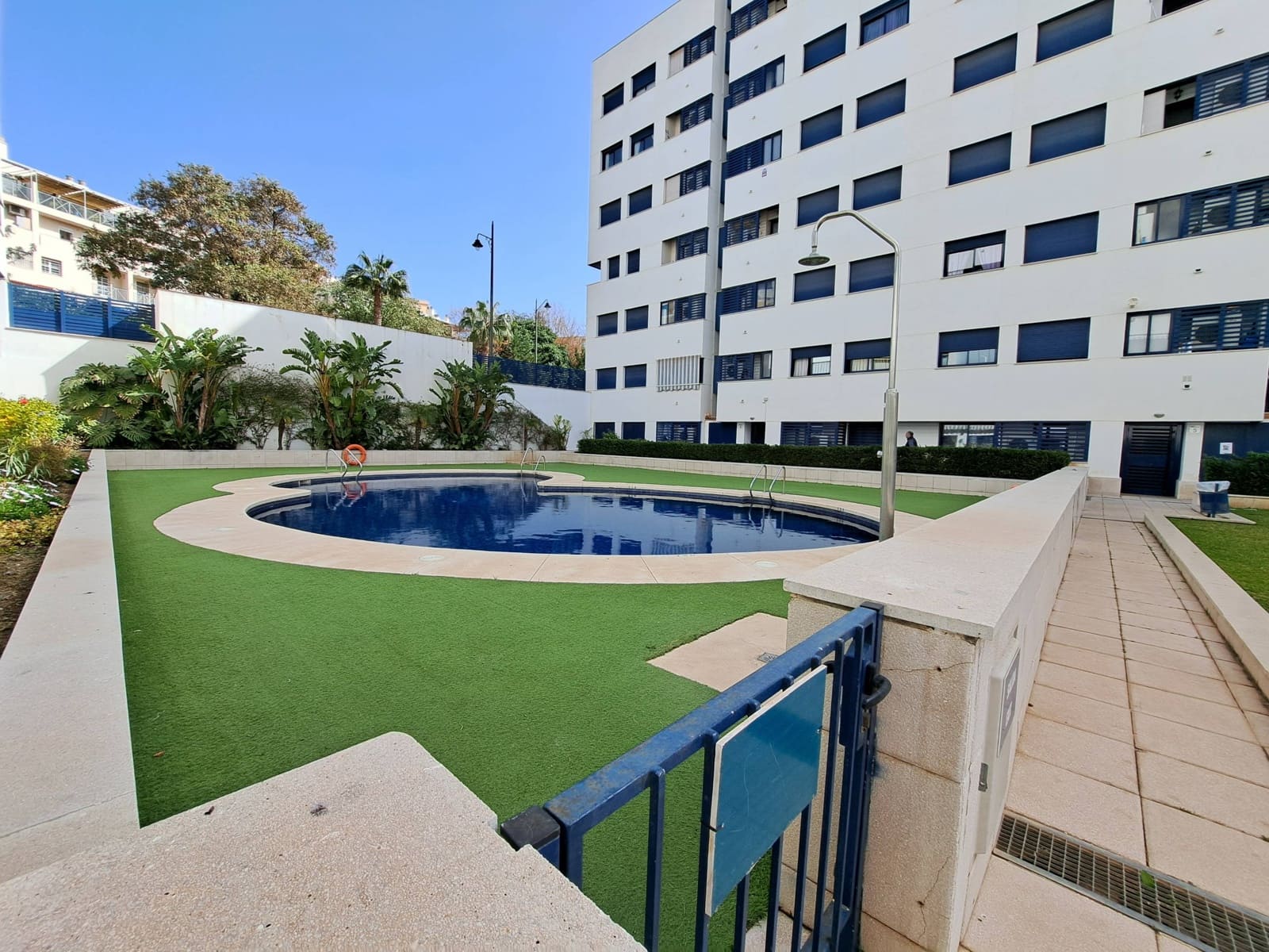 2 Zimmer Penthouse zu vermieten in Estepona mit Pool Garage - 1.800 € (Ref: 9543658)