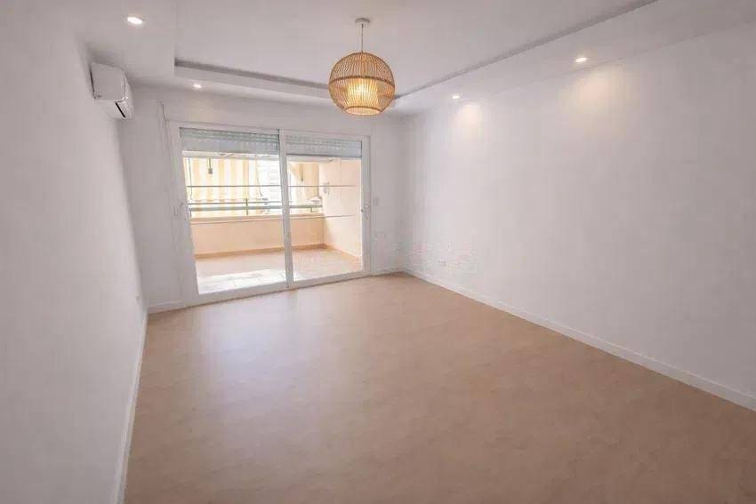 3 Zimmer Apartment zu verkaufen in Estepona mit Pool Garage - 345.000 € (Ref: 9543659)