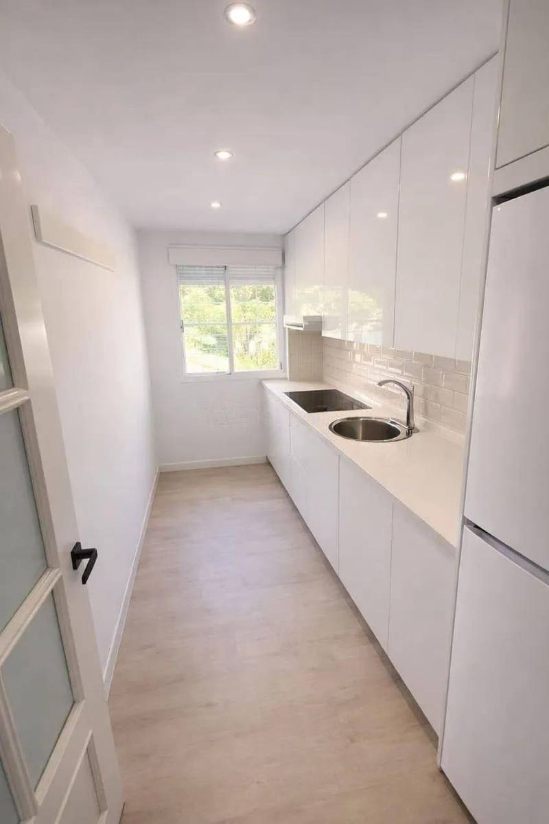 3 Zimmer Apartment zu verkaufen in Estepona mit Pool Garage - 345.000 € (Ref: 9543659)