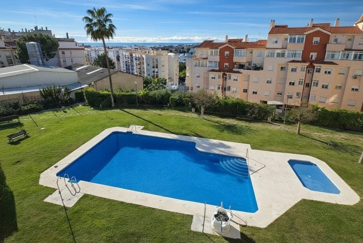 3 Zimmer Apartment zu verkaufen in Estepona mit Pool Garage - 345.000 € (Ref: 9543659)