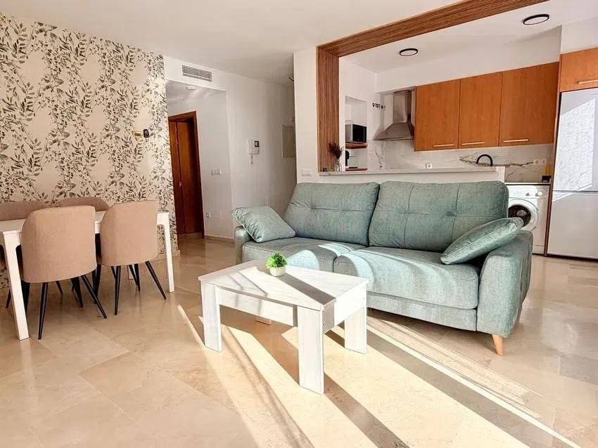 Apartamento de 2 habitaciones en Estepona en venta con piscina garaje - 365.000 € (Ref: 9565270)
