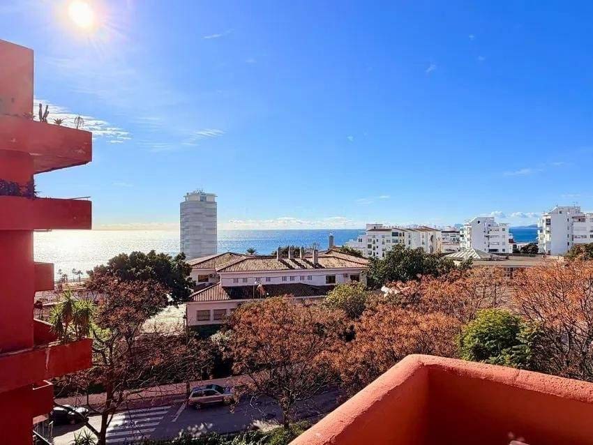 Apartamento de 2 habitaciones en Estepona en venta con piscina garaje - 365.000 € (Ref: 9565270)