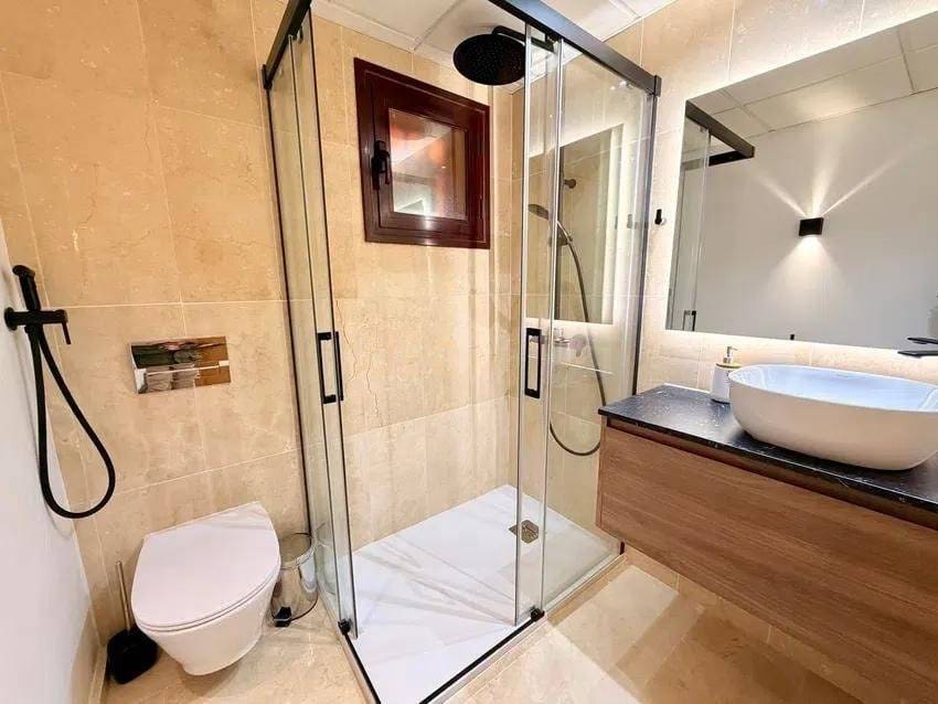 Apartamento de 2 habitaciones en Estepona en venta con piscina garaje - 365.000 € (Ref: 9565270)