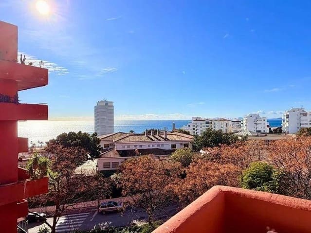 Apartamento de 2 habitaciones en Puerto de Estepona, Estepona en venta con piscina garaje - 365.000 € (Ref: 9565270)