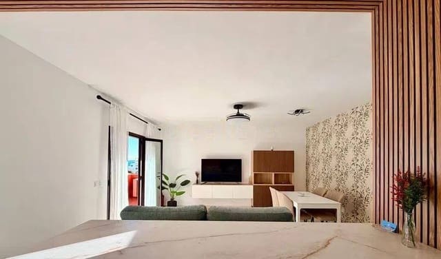 Apartamento de 2 habitaciones en Puerto de Estepona, Estepona en venta con piscina garaje - 365.000 € (Ref: 9565270)