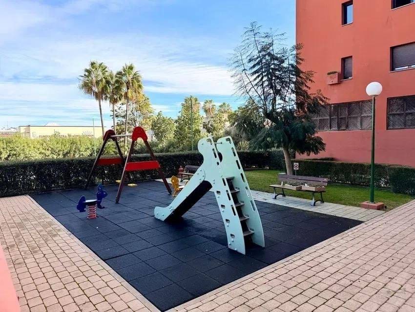 Apartamento de 2 habitaciones en Estepona en venta con piscina garaje - 365.000 € (Ref: 9565270)