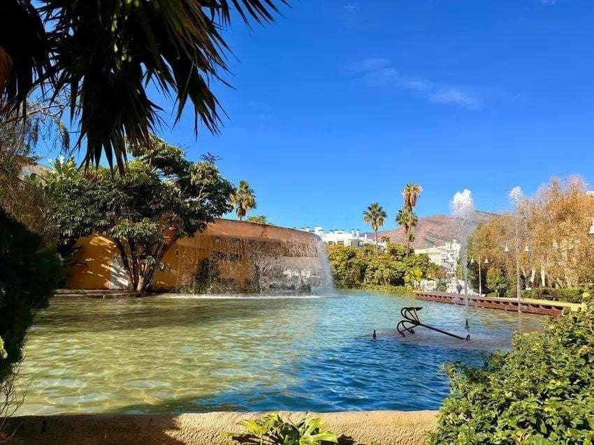 Apartamento de 2 habitaciones en Estepona en venta con piscina garaje - 365.000 € (Ref: 9565270)