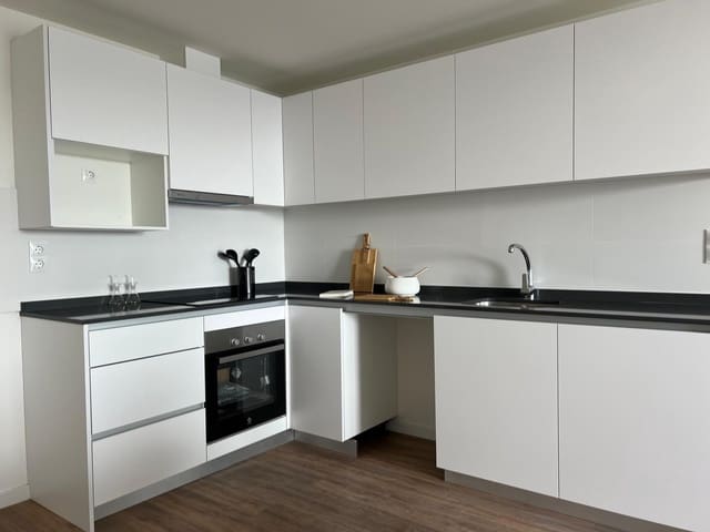 3 Zimmer Apartment zu verkaufen in Estepona mit Pool Garage - 438.000 € (Ref: 9627521)