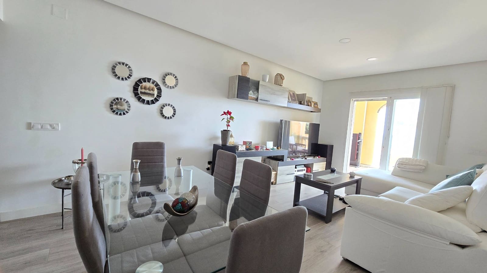 3 soverom Leilighet til salgs i Manilva med svømmebasseng garasje - € 424 000 (Ref: 9648175)