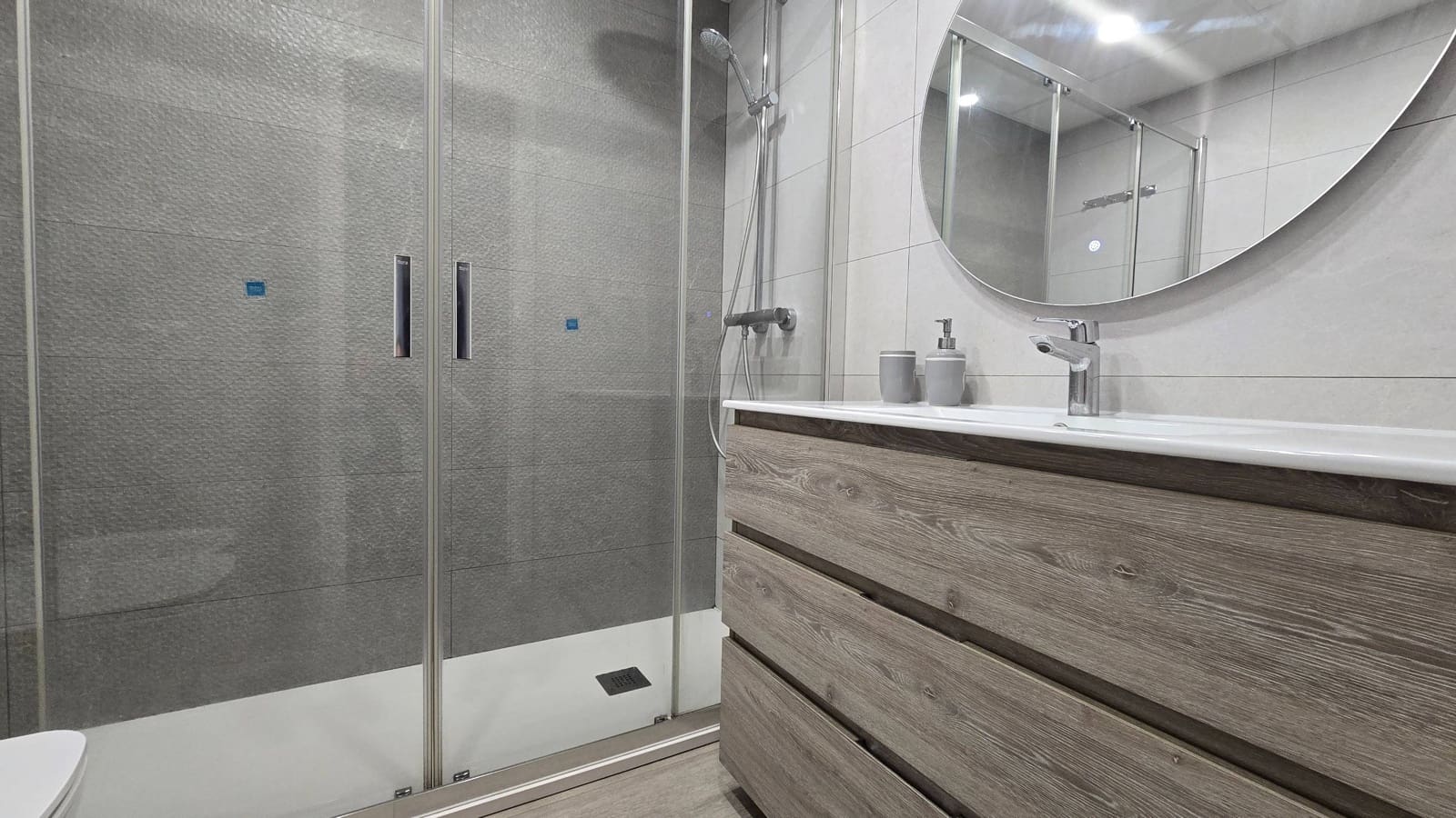 3 soverom Leilighet til salgs i Manilva med svømmebasseng garasje - € 424 000 (Ref: 9648175)