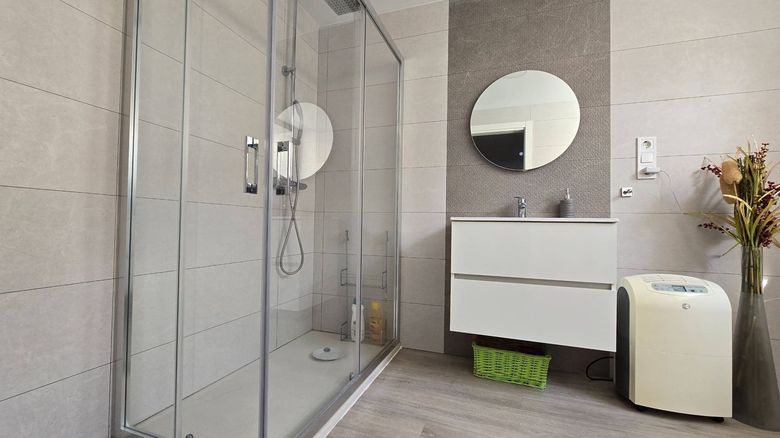 3 bedroom Apartment for sale in Manilva with pool garage - € 424,000 (Ref: 9648175)