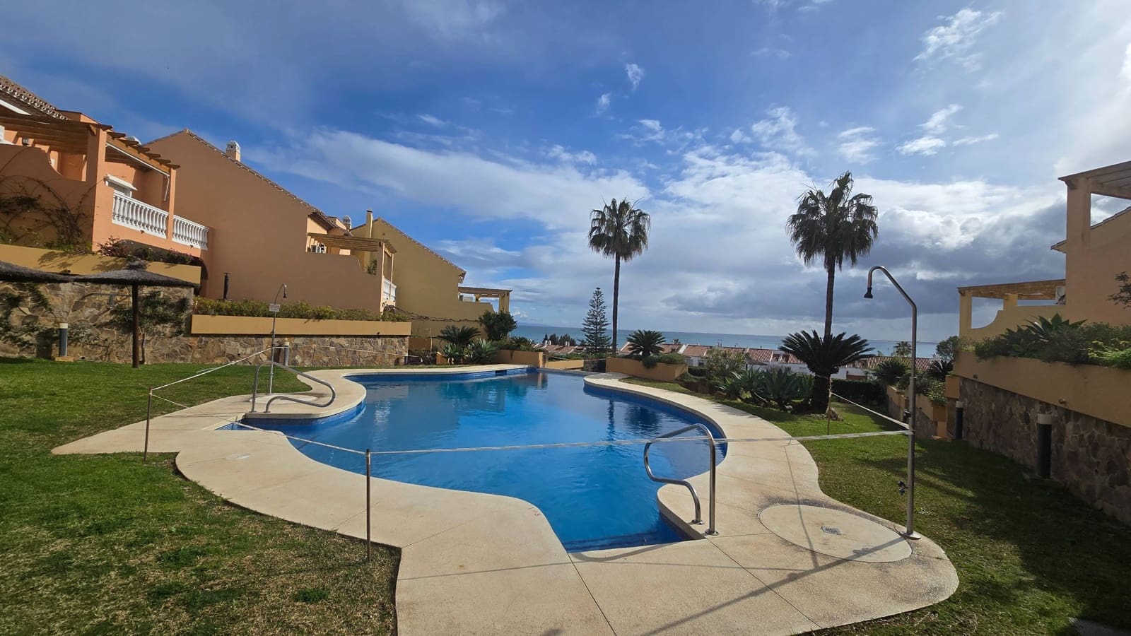 3 bedroom Apartment for sale in Manilva with pool garage - € 424,000 (Ref: 9648175)