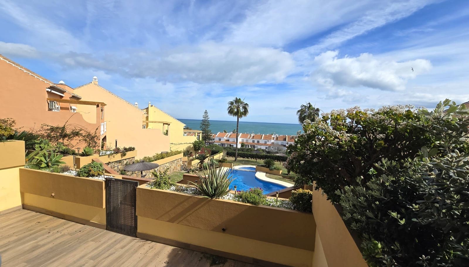 3 bedroom Apartment for sale in Manilva with pool garage - € 424,000 (Ref: 9648175)