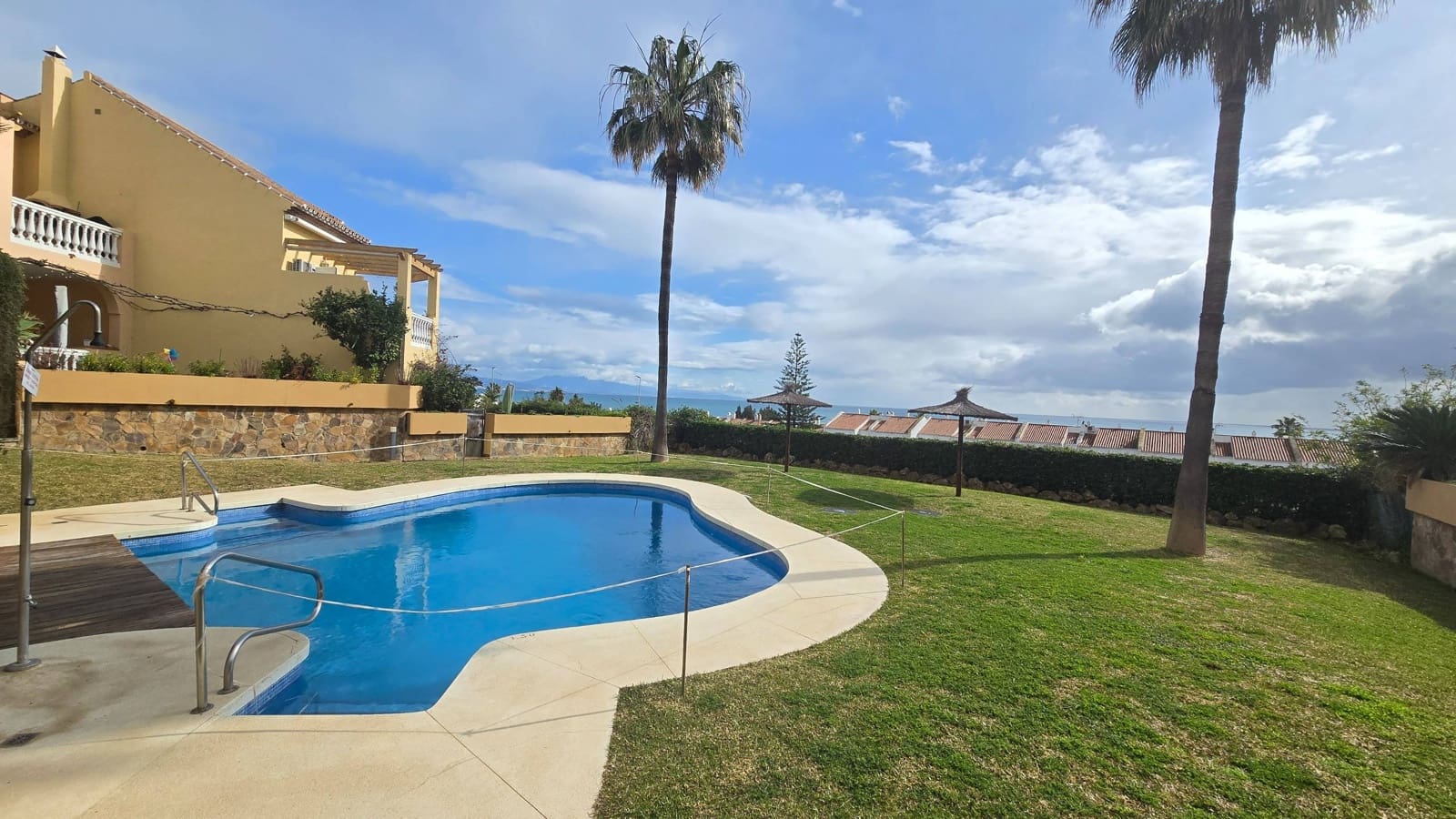 3 bedroom Apartment for sale in Manilva with pool garage - € 424,000 (Ref: 9648175)