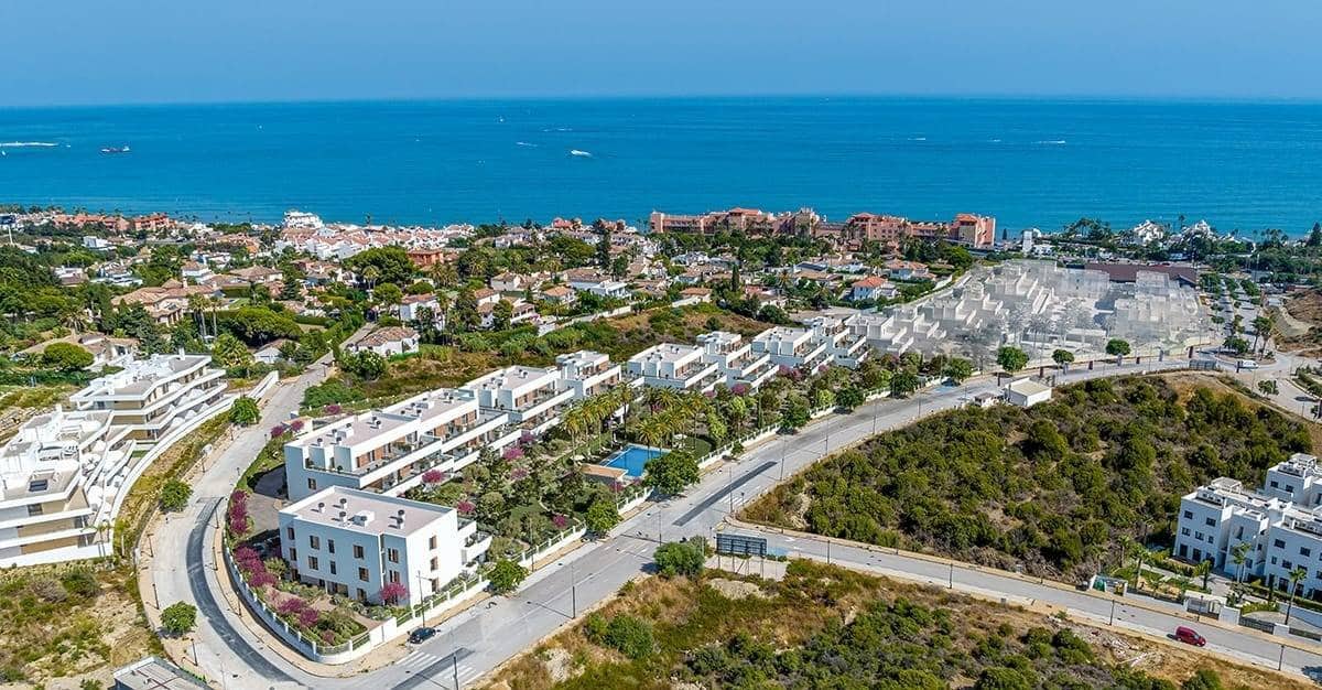 Apartamento de 3 habitaciones en Estepona en venta con piscina garaje - 549.000 € (Ref: 9670717)