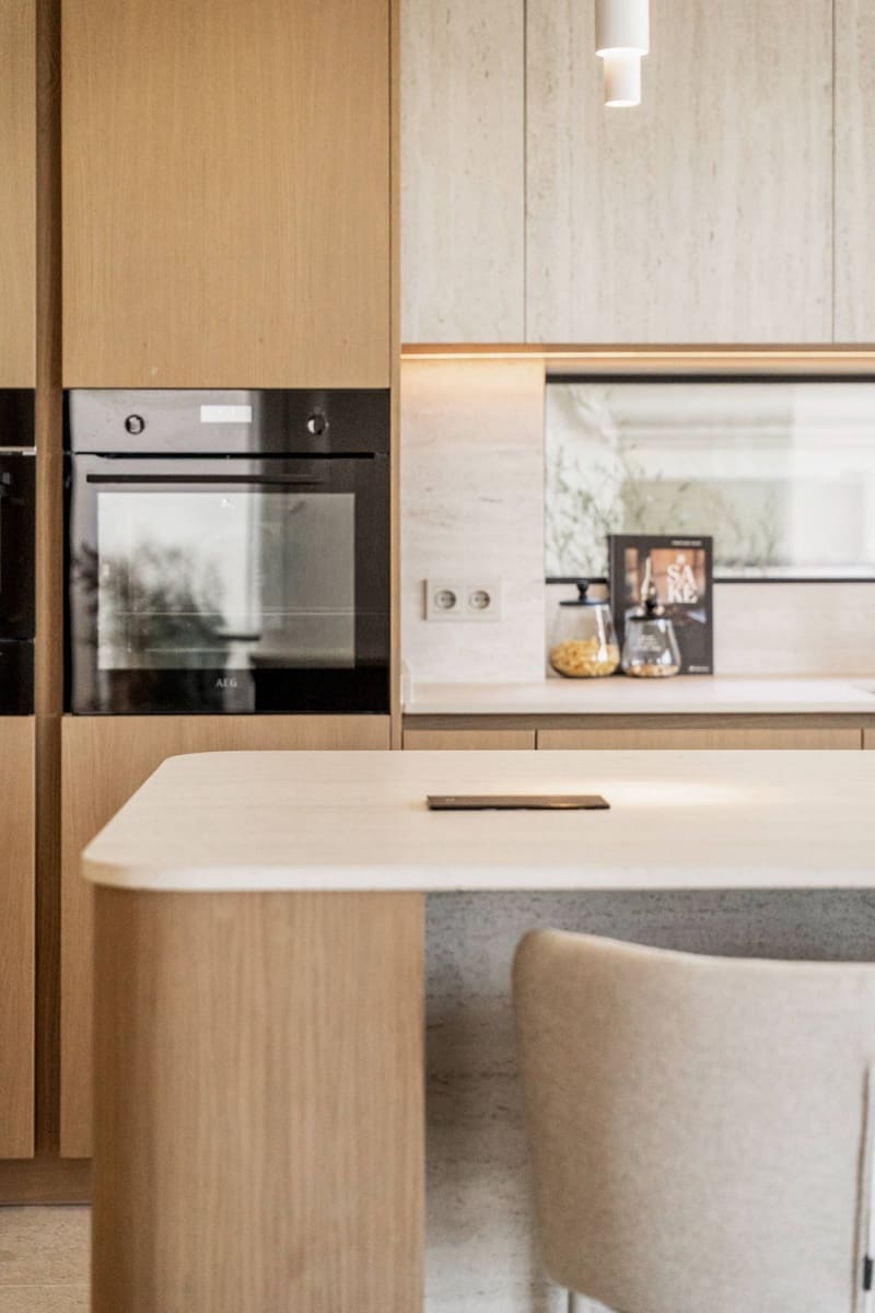 5 bedroom Villa for sale in Nueva Andalucia with garage - € 2,475,000 (Ref: 9677512)