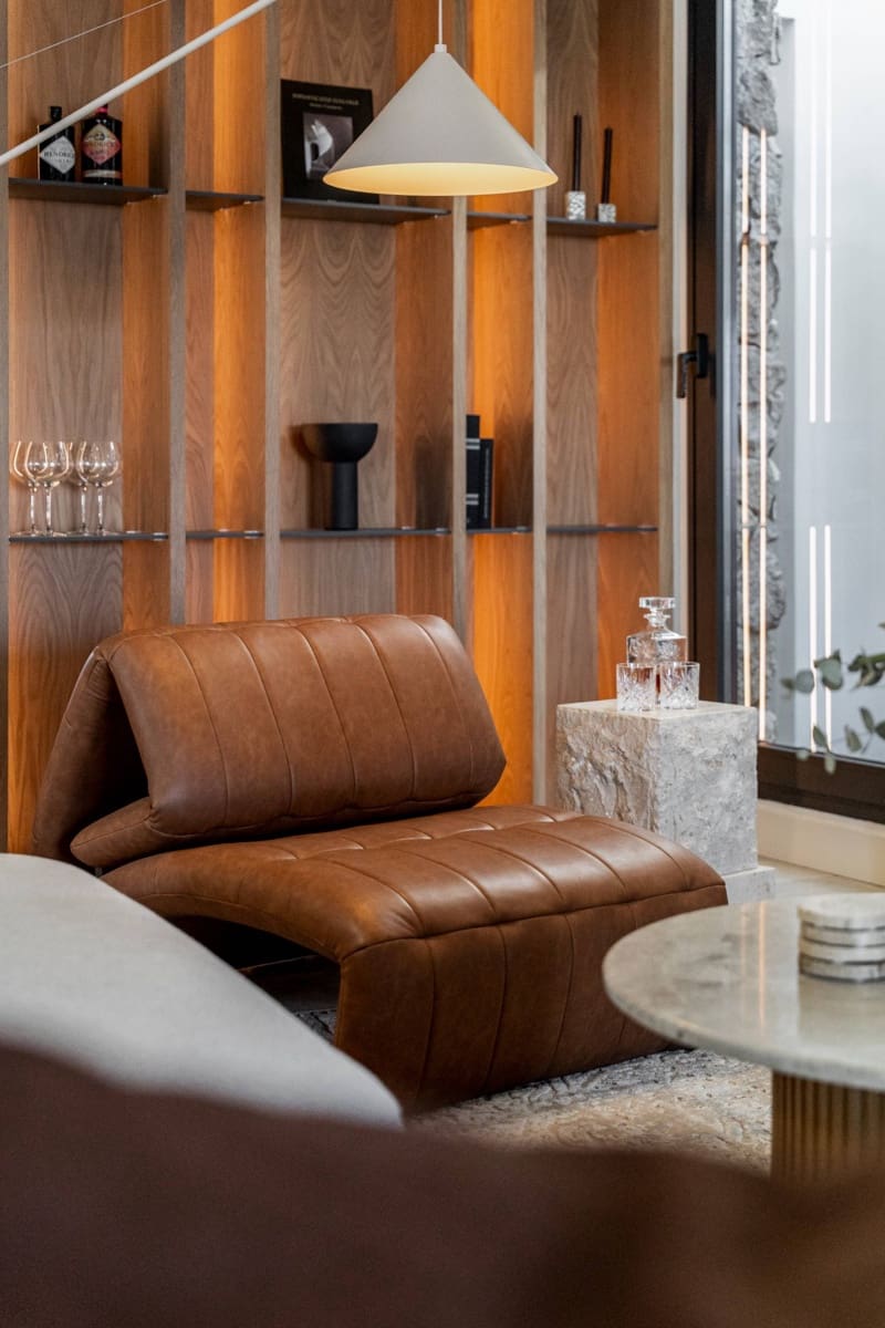 5 bedroom Villa for sale in Nueva Andalucia with garage - € 2,475,000 (Ref: 9677512)